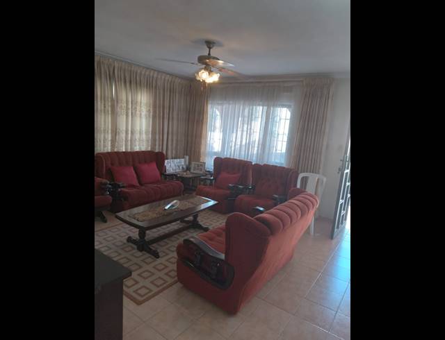 3 BEDROOM HOUSE FOR SALE IN WOODHURST
